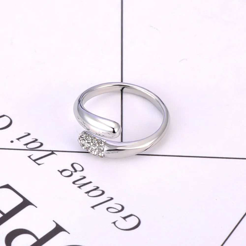 Bague JeeMango en acier inoxydable à double cercle pour femme – Plaqué or 18 carats, étanche, bijou tendance