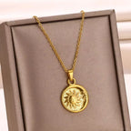 Collar geométrico con colgante de girasol: cadena de acero inoxidable para clavícula para mujer