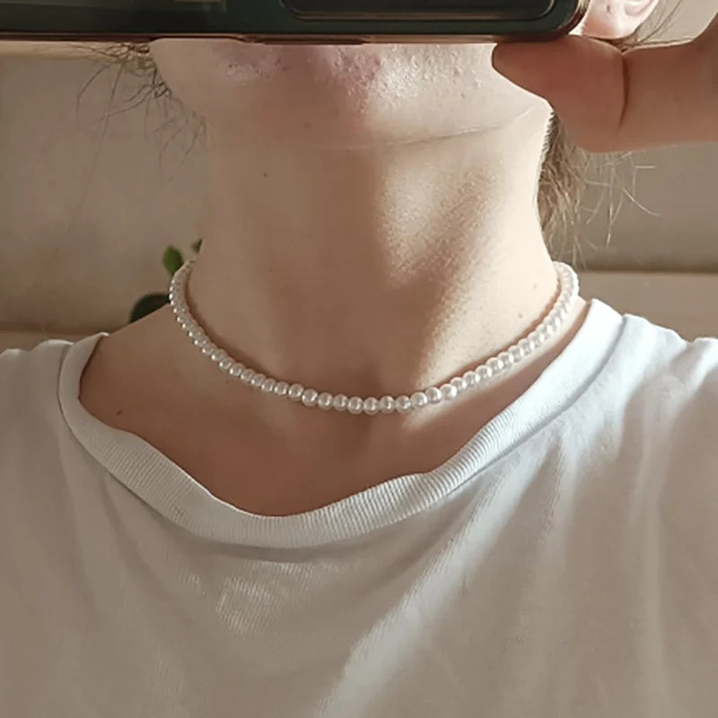 Collier ras du cou classique en perles d'imitation pour femme – Élégant collier de perles pour mariée et mariage