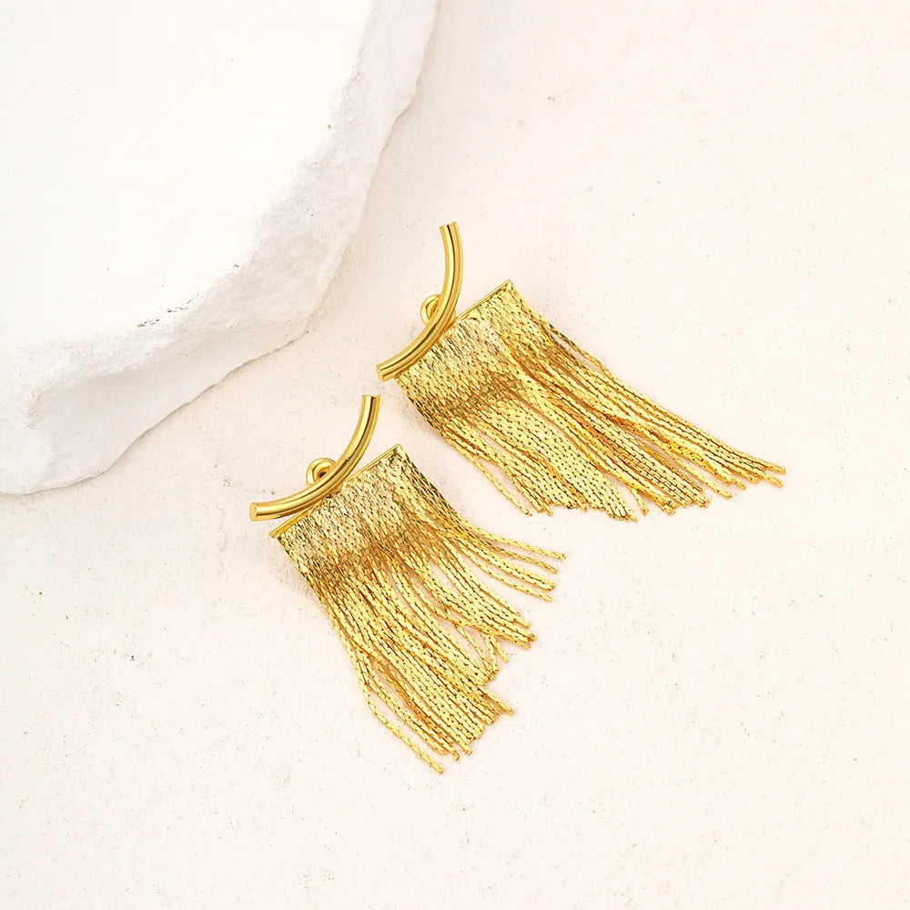 Pendientes llamativos con borlas doradas y brillantes: elegante diseño largo para mujer
