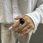 Bague vintage irrégulière en résine acrylique pour femme – Bague bohème géométrique tendance, bijou de mode au design lisse et esthétique