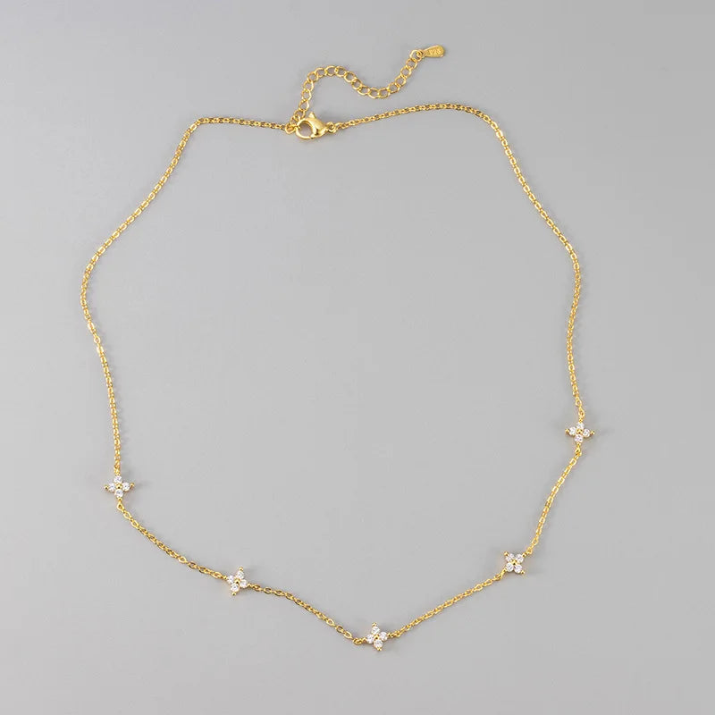 Collier trèfle à quatre feuilles plaqué or 18 carats pour femme – Acier inoxydable avec détails en zircone | Cadeau bijou de luxe
