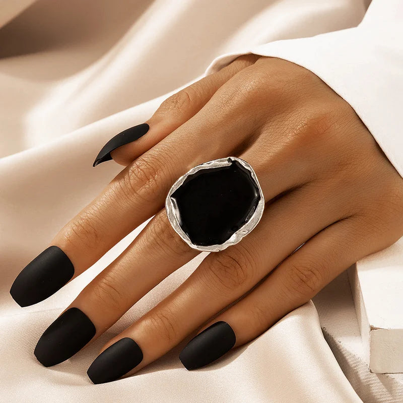Vintage Black Enamel Ring – Punk-Inspired Geometric Band for Men