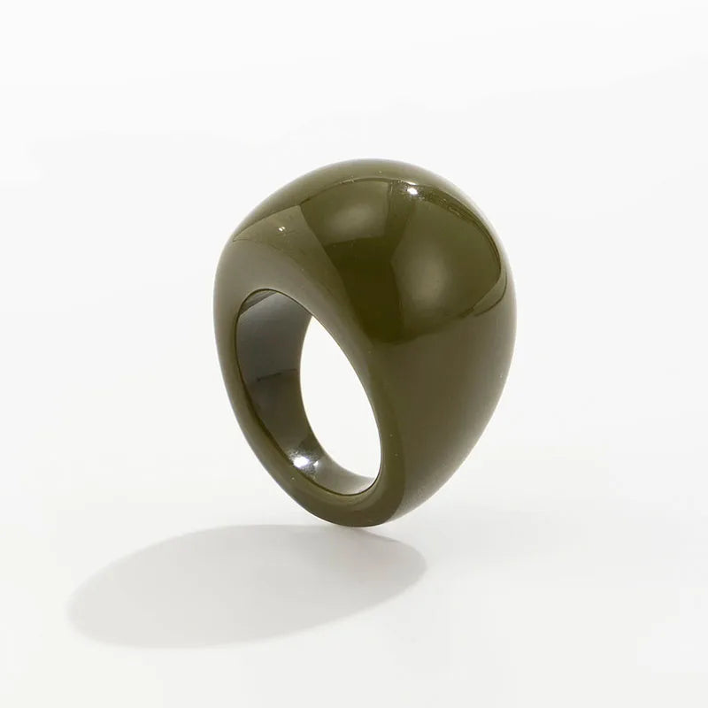 Bague vintage irrégulière en résine acrylique pour femme – Bague bohème géométrique tendance, bijou de mode au design lisse et esthétique