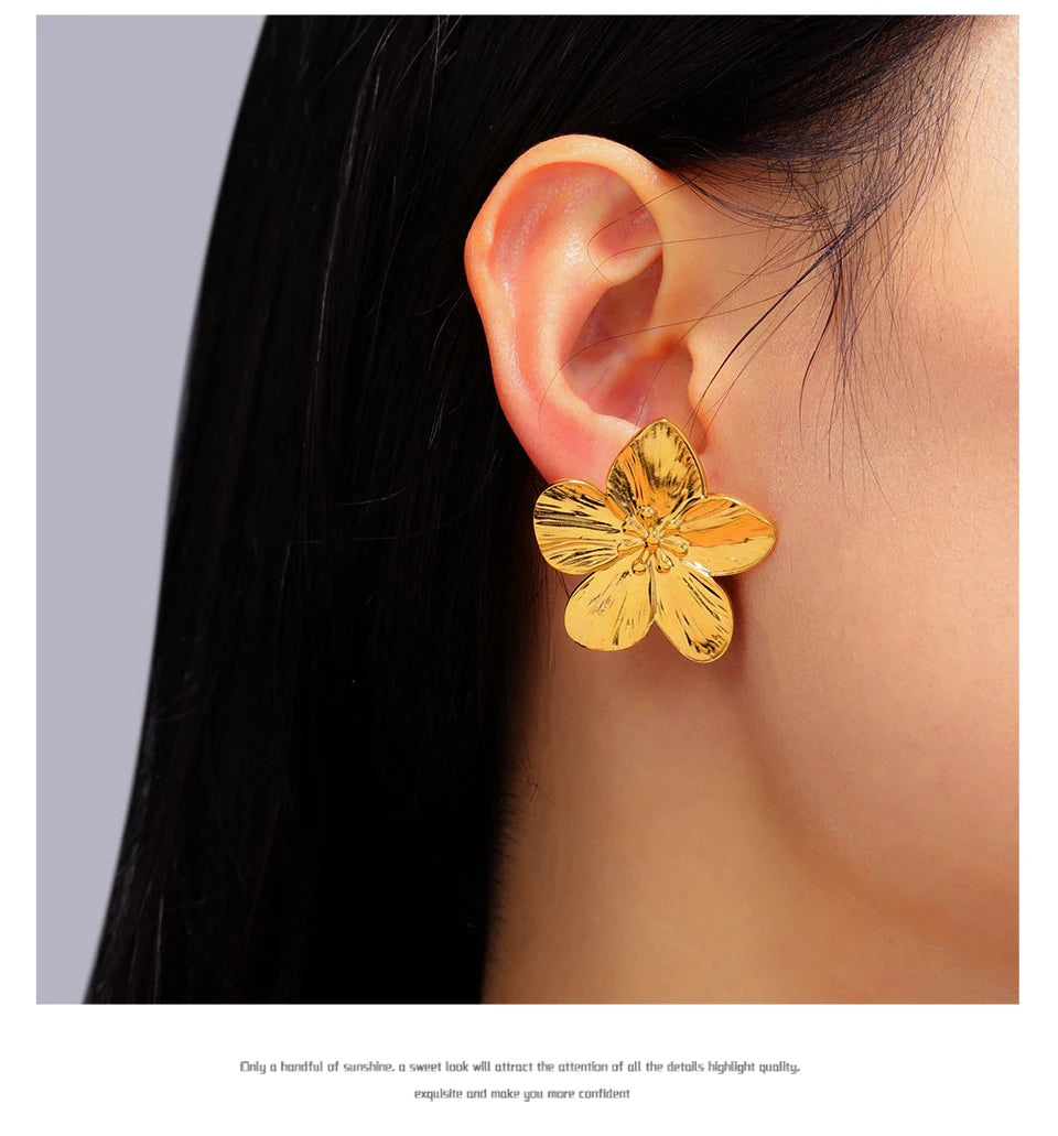 Pendientes Unift Vintage con diseño de flores para mujer: joyas bohemias de acero inoxidable chapado en oro de 14 quilates.
