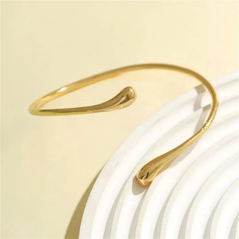 Trendy Geometric Twisted Upper Arm Cuff Bracelet – Adjustable Water Drop Bangle for Women