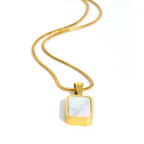 Collier pendentif carré double face – Acier inoxydable plaqué or 18 carats, bijou hypoallergénique pour femme