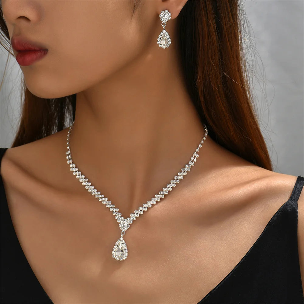 Luxurious Crystal Water Drop Necklace & Earrings Set – Elegant Bridal & Party Jewelry