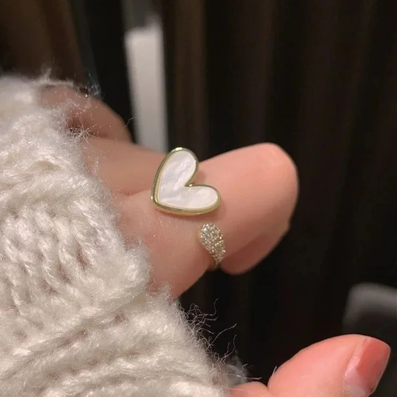 Bague Elariah ajustable en forme de cœur pour femme – Bague cocktail papillon vintage en zircon et perle | Bijou romantique pour mariage et soirée