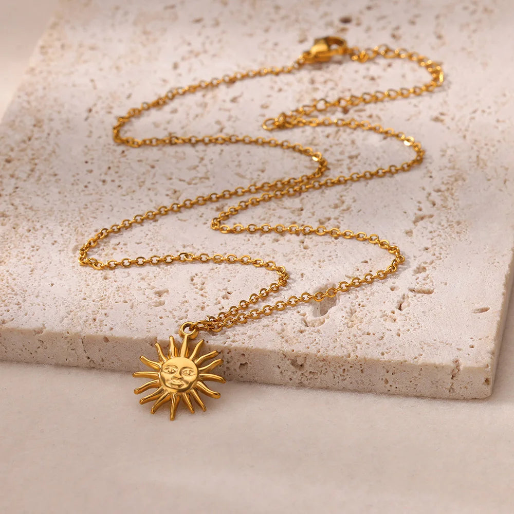 Collar geométrico con colgante de girasol: cadena de acero inoxidable para clavícula para mujer