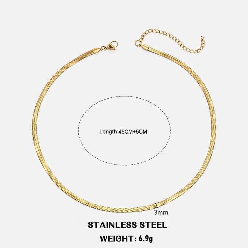 Collier ras du cou classique à chaîne serpent plate – Motif chevrons en acier inoxydable, or et argent