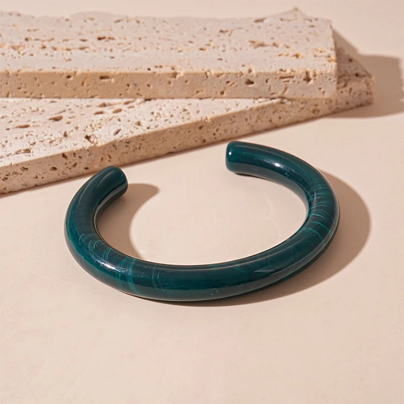 Trendy Multicolor Irregular Acrylic Cuff Bracelet – Geometric Open Bangle for Women