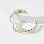 Bracelet jonc ouvert géométrique en acrylique blanc en forme de C pour femme – Bracelet manchette minimaliste en métal, bijou tendance moderne à offrir