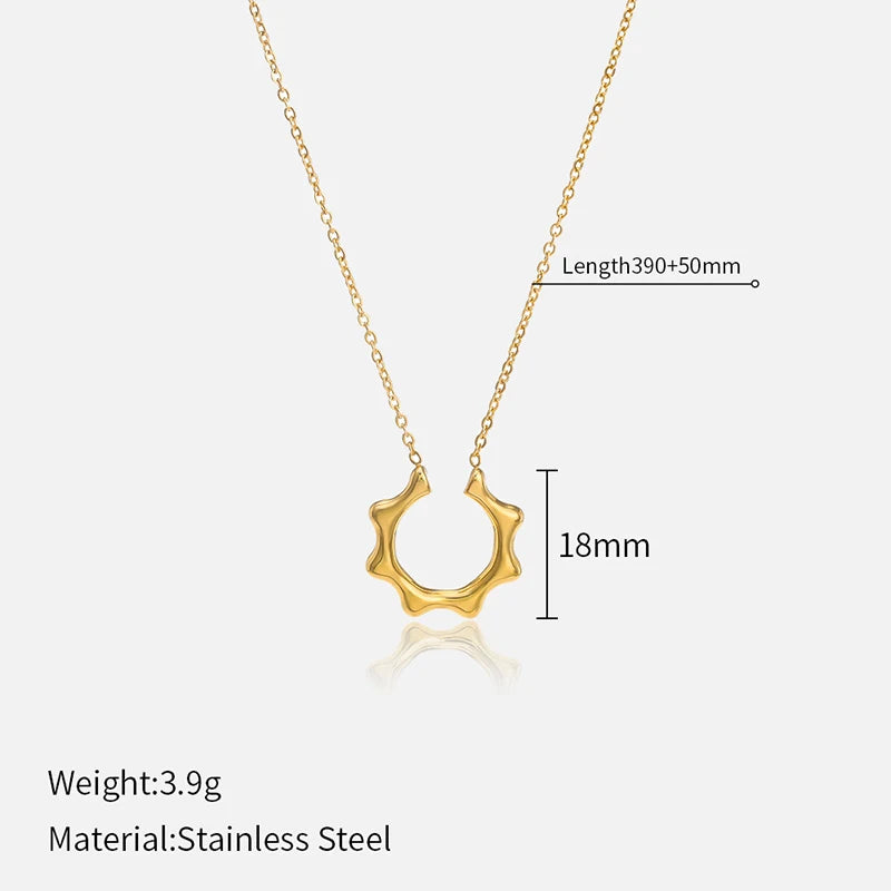 French Vintage Star & Moon Necklace – 316L Stainless Steel Celestial Pendant Chain (Unisex, Gold Tone) | ELARIAH
