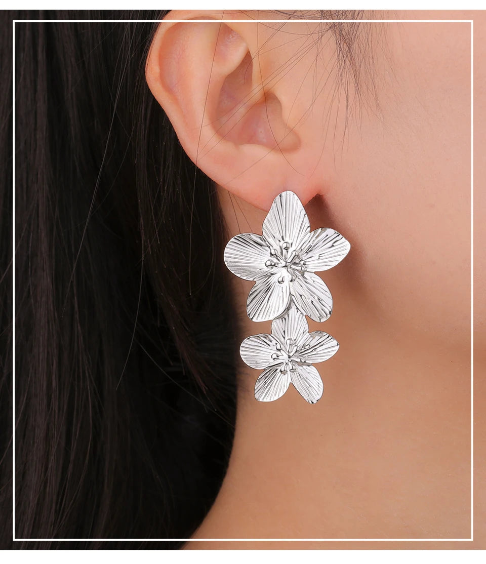Pendientes Unift Vintage con diseño de flores para mujer: joyas bohemias de acero inoxidable chapado en oro de 14 quilates.