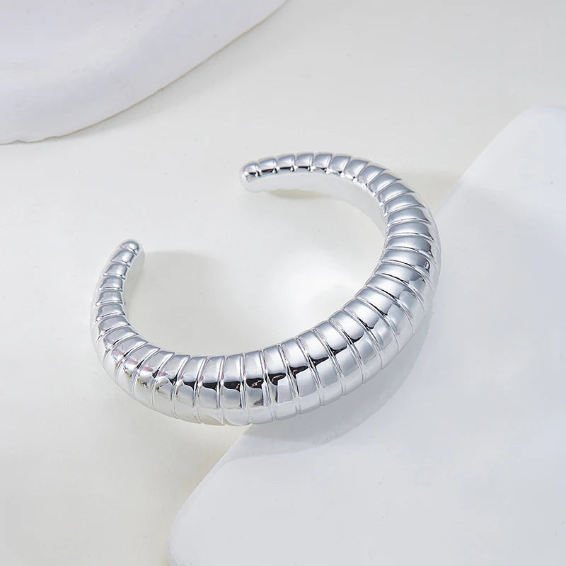 Bracelet jonc géométrique irrégulier pour femme – Bracelet tendance et audacieux, bijou manchette ouvert à la mode