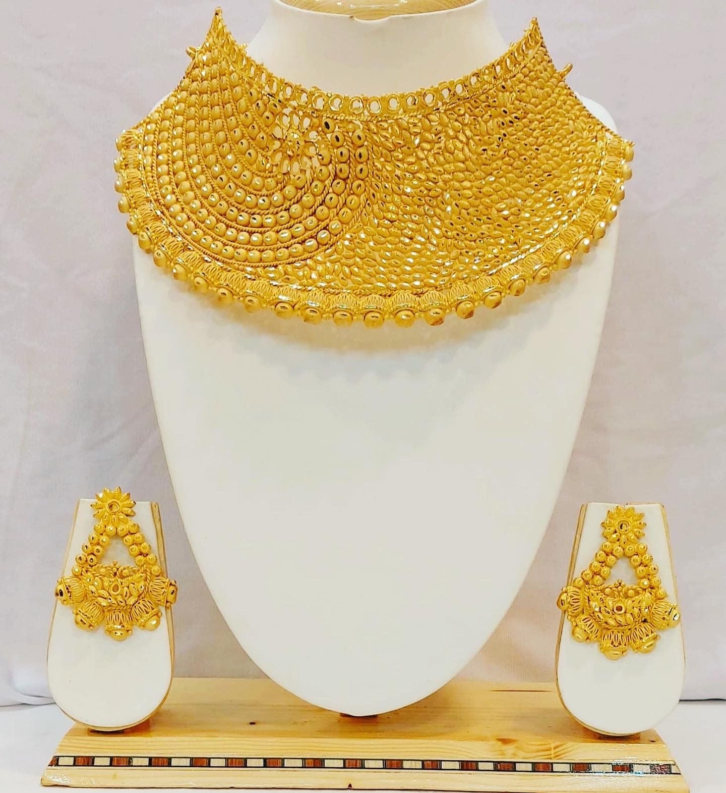 Collar 0536