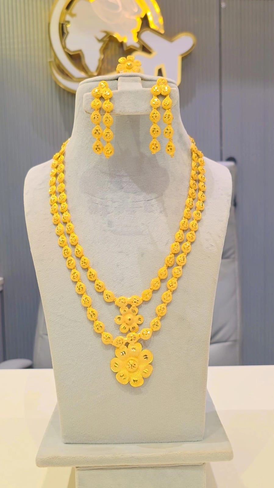 Collier 0437
