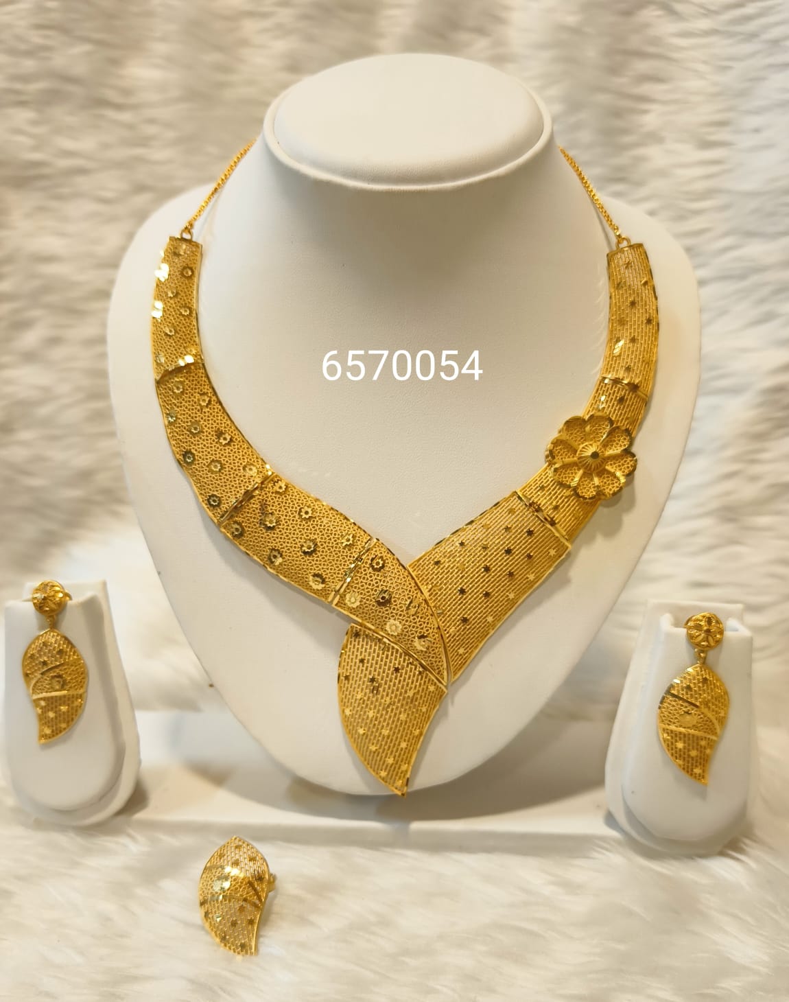 Collier 0572