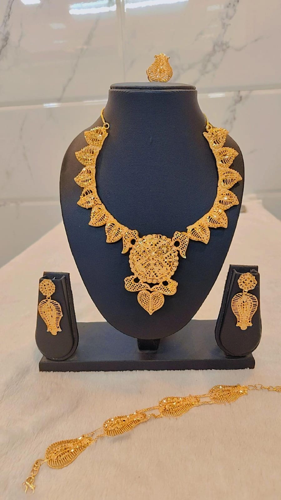 Necklace 0379
