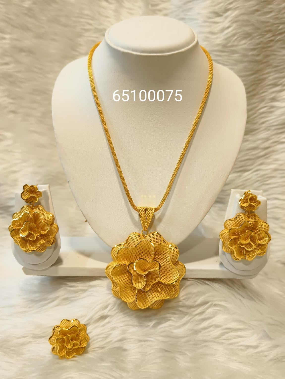 Collier 0590